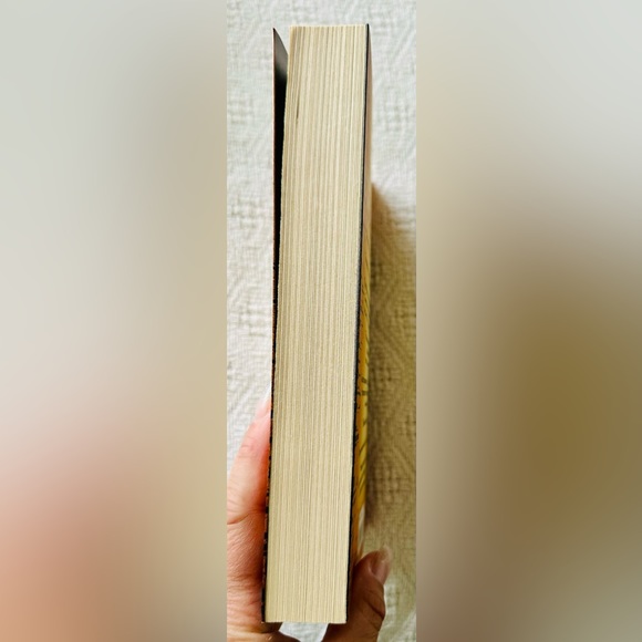 š„4 for $20š„šHOST PICKššš¤The It Girl by Ruth Wareš¤š - Picture 3 of 6